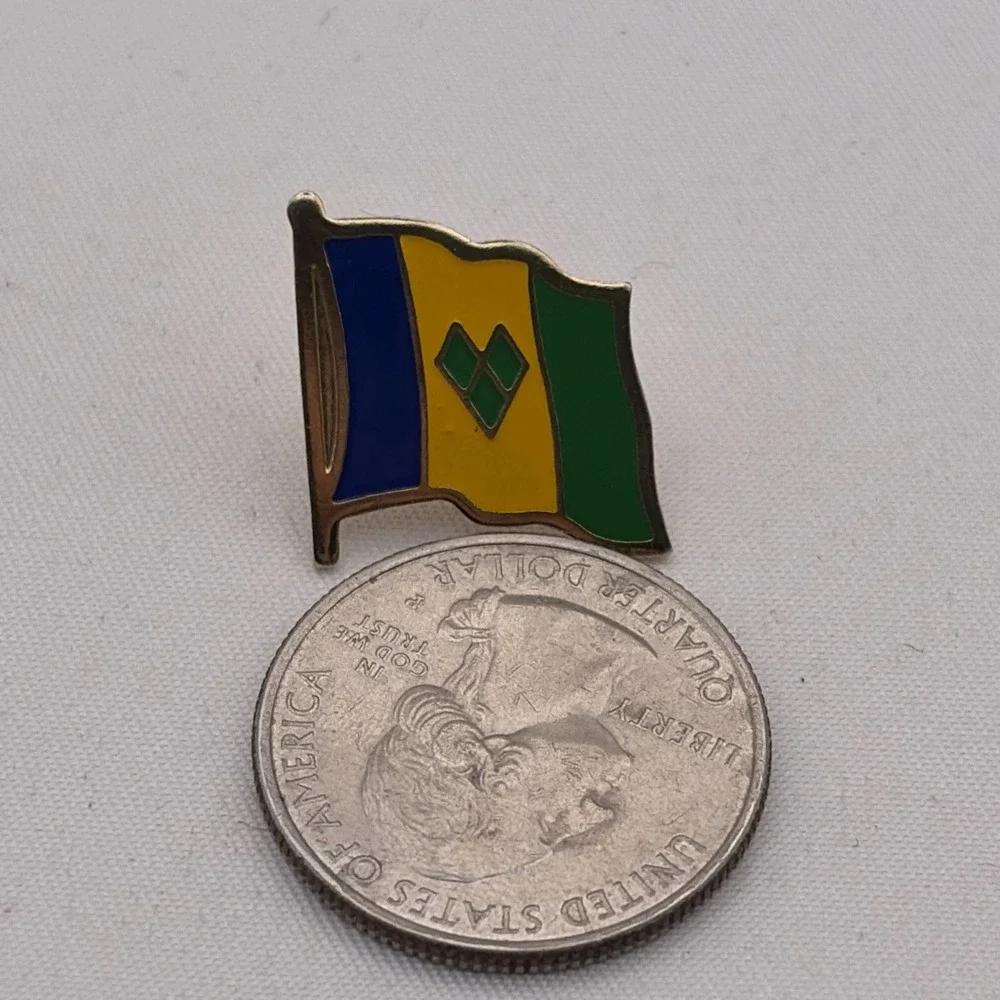 Saint Vincent And Grenadines Flag Country Islands Lapel Hat Pin